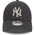 cappellino-grigio-regolabile-9forty-animal-infill-new-york-yankees-mlb-di-new-era