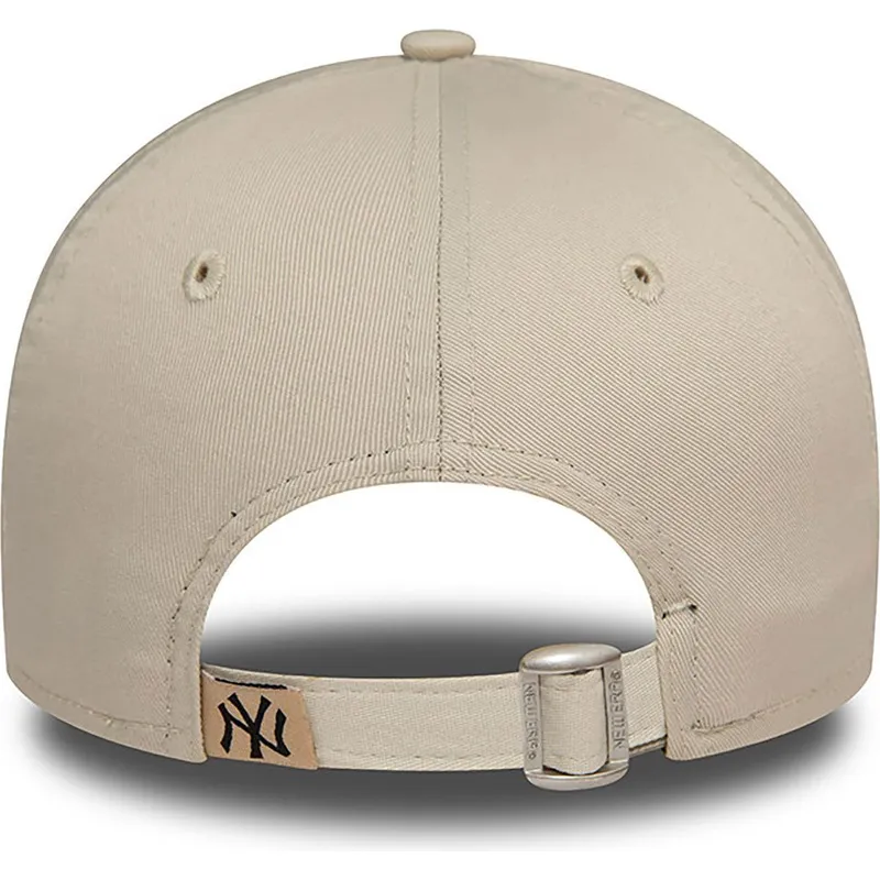 cappellino-beige-con-visiera-curva-regolabile-da-donna-9forty-floral-dei-new-york-yankees-mlb-di-new-era
