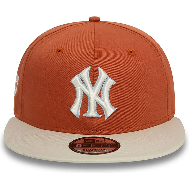 cappello-piatto-marrone-e-beige-snapback-9fifty-patch-dei-new-york-yankees-mlb-di-new-era