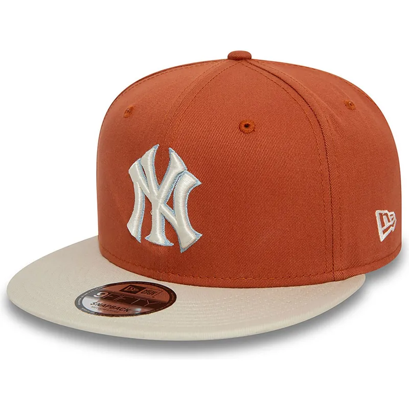 cappello-piatto-marrone-e-beige-snapback-9fifty-patch-dei-new-york-yankees-mlb-di-new-era