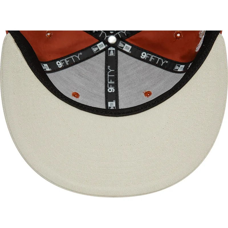 cappello-piatto-marrone-e-beige-snapback-9fifty-patch-dei-new-york-yankees-mlb-di-new-era