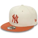 cappelli-piatta-beige-snapback-marron-9fifty-patch-dei-new-york-yankees-mlb-di-new-era