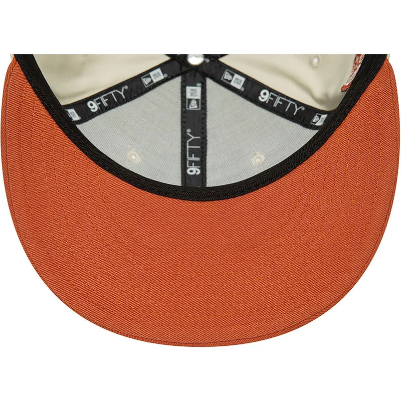 cappelli-piatta-beige-snapback-marron-9fifty-patch-dei-new-york-yankees-mlb-di-new-era
