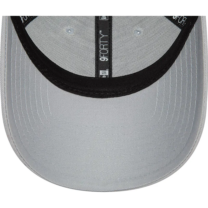 cappellino-visiera-curva-grigio-regolabile-9forty-character-di-rick-sanchez-rick-e-morty-di-new-era