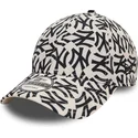 cappellino-curvo-beige-e-nero-regolabile-9forty-monogram-di-new-york-yankees-mlb-di-new-era