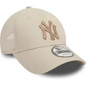 cappellino-trucker-beige-con-logo-beige-9forty-home-field-dei-new-york-yankees-mlb-di-new-era
