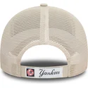 cappellino-trucker-beige-con-logo-beige-9forty-home-field-dei-new-york-yankees-mlb-di-new-era