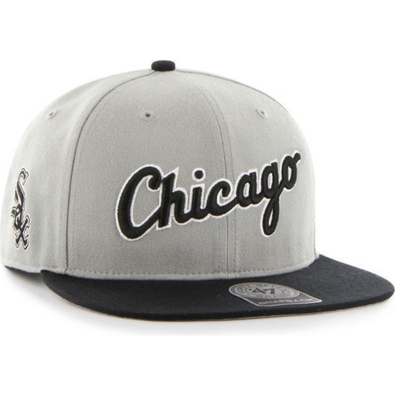 cappellino-visiera-piatta-grigio-snapback-con-logo-lettere-di-chicago-white-sox-mlb-di-47-brand