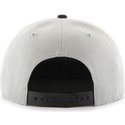 cappellino-visiera-piatta-grigio-snapback-con-logo-lettere-di-chicago-white-sox-mlb-di-47-brand