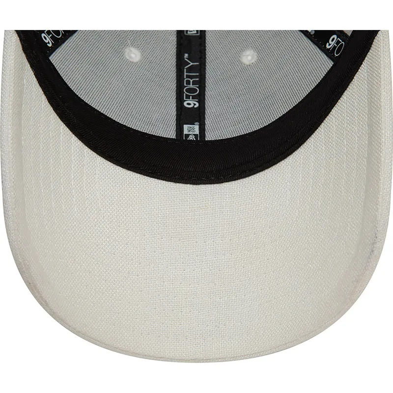 cappelli-curva-bianco-cinghia-regolabile-9forty-linen-dei-new-york-yankees-mlb-di-new-era