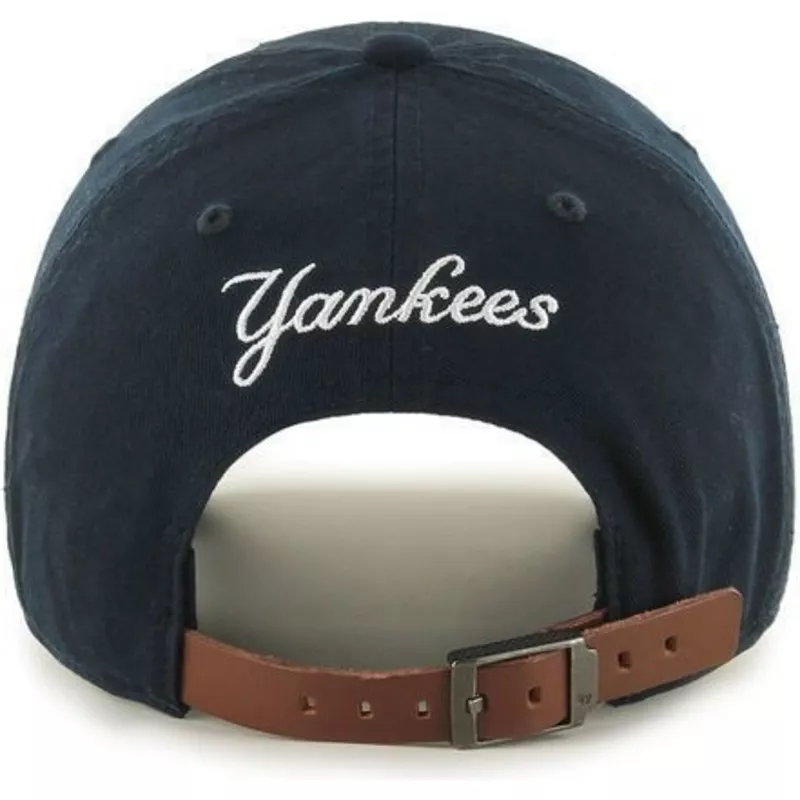 cappellino-visiera-curva-blu-marino-con-piccolo-logo-di-new-york-yankees-mlb-clean-up-di-47-brand