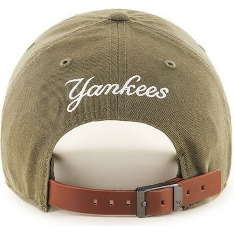 cappellino-visiera-curva-marrone-con-piccolo-logo-di-new-york-yankees-mlb-clean-up-di-47-brand