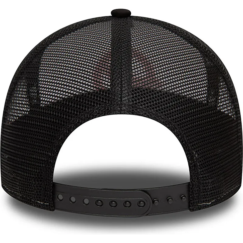 cappellino-trucker-bianco-e-nero-e-frame-di-haas-f1-team-formula-1-di-new-era