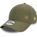 cappellino-verde-curvo-regolabile-con-logo-dorato-9forty-flawless-dei-new-york-yankees-mlb-di-new-era
