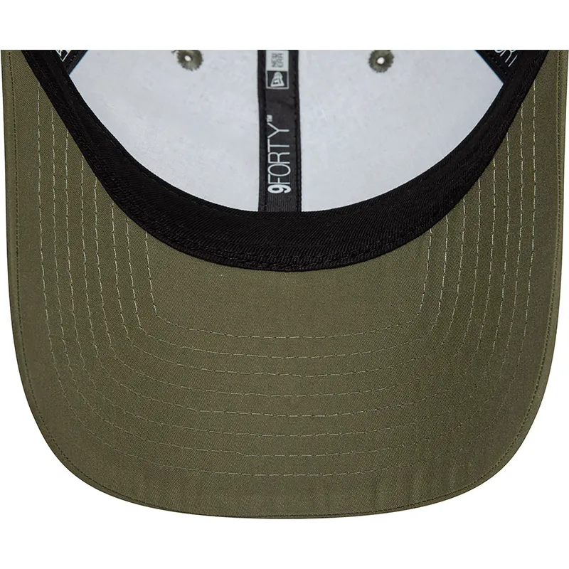 cappellino-verde-curvo-regolabile-con-logo-dorato-9forty-flawless-dei-new-york-yankees-mlb-di-new-era