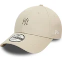 cappellino-curvo-beige-regolabile-9forty-metallic-pin-dei-new-york-yankees-mlb-di-new-era
