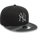 cappello-snapback-nero-a-visiera-piatta-con-logo-grigio-per-bambino-9fifty-contrast-dei-new-york-yankees-mlb-di-new-era