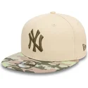 cappello-snapback-piatto-beige-con-logo-verde-per-bambino-9fifty-contrast-dei-new-york-yankees-mlb-di-new-era