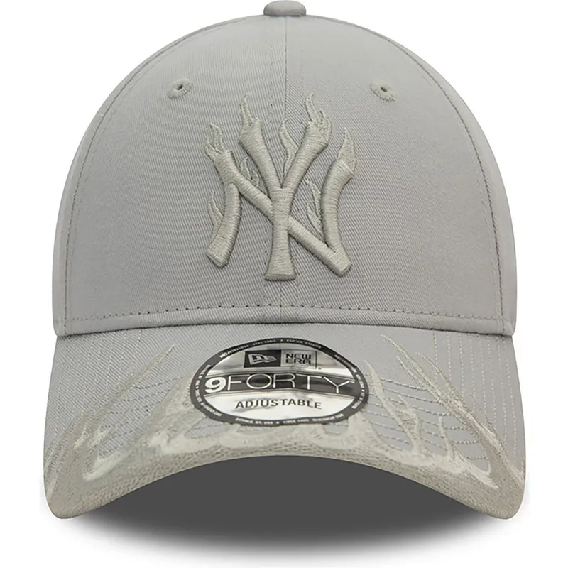 cappelli-curva-grigio-cinghia-regolabile-9forty-flame-dei-new-york-yankees-mlb-di-new-era