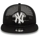 cappellino-trucker-piatto-nero-9fifty-embroidered-mesh-dei-new-york-yankees-mlb-di-new-era