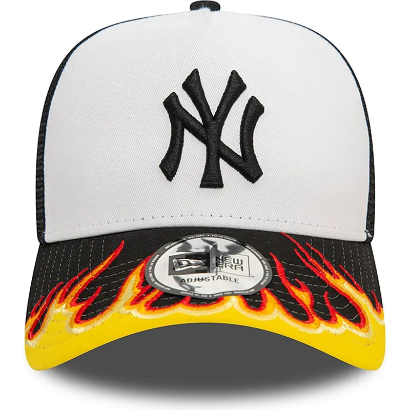 cappelli-curva-bianco-snapback-a-frame-flame-dei-new-york-yankees-mlb-di-new-era cappelli-curva-bianco-snapback-a-frame-flame-dei-new-york-yankees-mlb-di-new-era