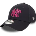 cappellino-curvo-blu-marino-regolabile-con-logo-rosa-9forty-flower-icon-dei-new-york-yankees-mlb-di-new-era