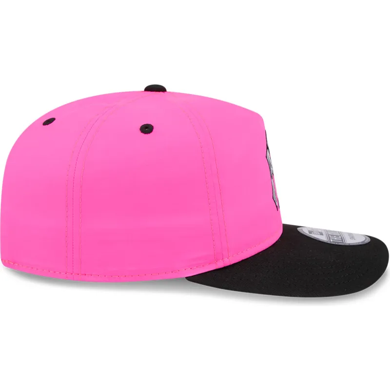 cappellino-curvo-rosa-e-nero-snapback-golfer-chrome-logo-dei-new-york-yankees-mlb-di-new-era