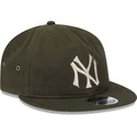berretto-piatto-verde-regolabile-9fifty-in-tela-cerata-new-york-yankees-mlb-di-new-era