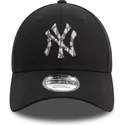 cappellino-nero-regolabile-9forty-seasonal-infill-dei-new-york-yankees-mlb-di-new-era