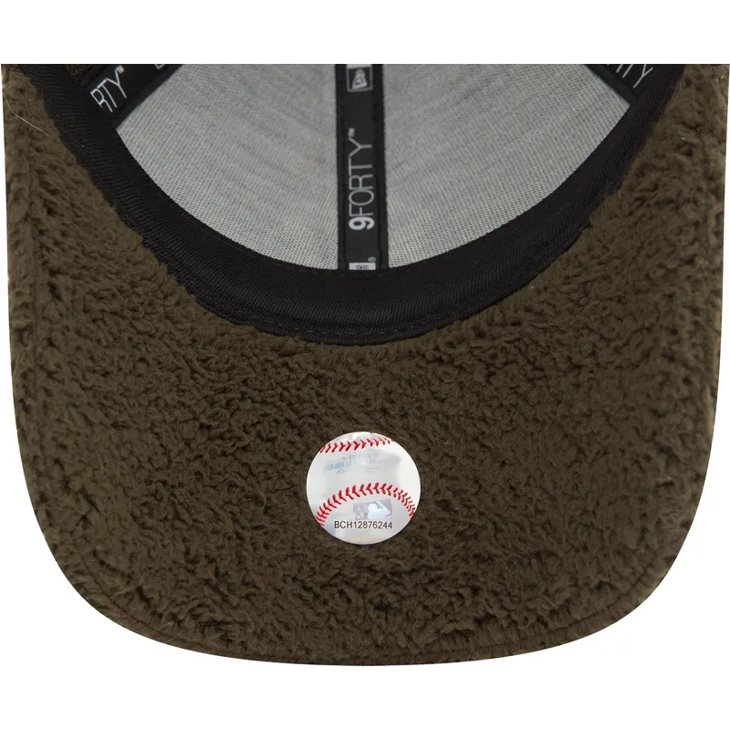 cappellino-con-visiera-curva-verde-regolabile-9forty-borg-di-new-york-yankees-mlb-di-new-era