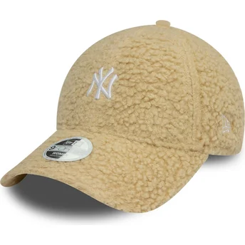 Cappellino curvo beige regolabile da donna 9FORTY Borg dei New York Yankees MLB di New Era