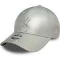 cappellino-curvo-argentato-regolabile-da-donna-con-logo-argentato-9forty-midi-pu-dei-new-york-yankees-mlb-di-new-era