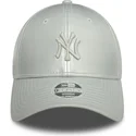 cappelli-curva-grigio-cinghia-regolabile-plateada-plateado-9forty-midi-pu-dei-new-york-yankees-mlb-di-new-era