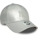 cappellino-curvo-argentato-regolabile-da-donna-con-logo-argentato-9forty-midi-pu-dei-new-york-yankees-mlb-di-new-era