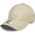 cappellino-beige-regolabile-da-donna-con-visiera-curva-e-logo-beige-9forty-midi-pu-dei-new-york-yankees-mlb-di-new-era