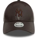 cappelli-curva-marrone-cinghia-regolabile-9forty-midi-pu-dei-new-york-yankees-mlb-di-new-era