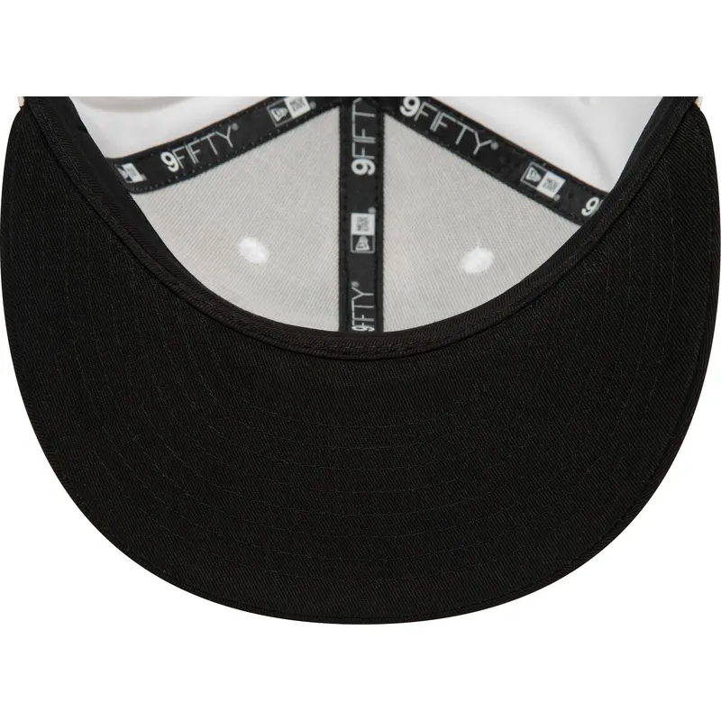 cappelli-piatta-nero-snapback-9fifty-white-crown-patch-dei-los-angeles-lakers-nba-di-new-era cappelli-piatta-nero-snapback-9fifty-white-crown-patch-dei-los-angeles-lakers-nba-di-new-era