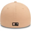 new-era-curved-brim-black-logo-39thirty-league-essential-new-york-yankees-mlb-beige-fitted-cap