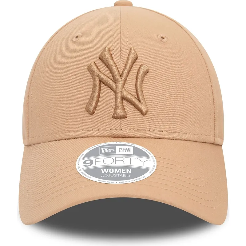 cappello-beige-a-visiera-curva-regolabile-da-donna-con-logo-beige-9forty-league-essential-dei-new-york-yankees-mlb-di-new-era