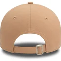 cappellino-curvo-beige-regolabile-da-donna-con-logo-beige-9forty-league-essential-dei-new-york-yankees-mlb-di-new-era