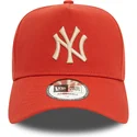 cappellino-arancione-snapback-con-visiera-curva-e-logo-beige-9forty-e-frame-league-essential-dei-new-york-yankees-mlb-di-new-era