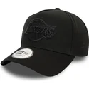 cappellino-curvo-nero-snapback-con-logo-nero-9forty-e-frame-monochrome-dei-los-angeles-lakers-nba-di-new-era