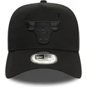 cappellino-curvo-nero-snapback-con-logo-nero-9forty-e-frame-monochrome-dei-chicago-bulls-nba-di-new-era