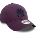 cappellino-viola-regolabile-con-visiera-curva-e-logo-blu-navy-9twenty-league-essential-dei-new-york-yankees-mlb-di-new-era