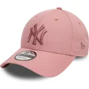 cappellino-rosa-con-visiera-curva-regolabile-con-logo-rosa-9forty-league-essential-dei-new-york-yankees-mlb-di-new-era