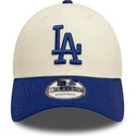 cappellino-visiera-curva-beige-e-blu-regolabile-9forty-colour-block-di-los-angeles-dodgers-mlb-di-new-era