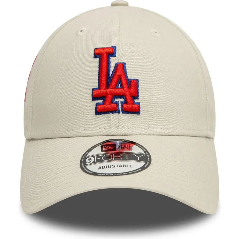 cappellino-visiera-curva-beige-regolabile-con-logo-rosso-9forty-side-patch-di-los-angeles-dodgers-mlb-di-new-era