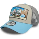 cappellino-trucker-beige-e-blu-9forty-a-frame-license-plate-di-cabo-citta-e-spiagge-di-new-era