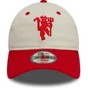 cappellino-curvo-bianco-e-rosso-regolabile-9twenty-contrast-visor-di-manchester-united-football-club-premier-league-di-new-era