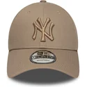 new-era-curved-brim-brown-logo-9forty-league-essential-new-york-yankees-mlb-light-brown-adjustable-cap